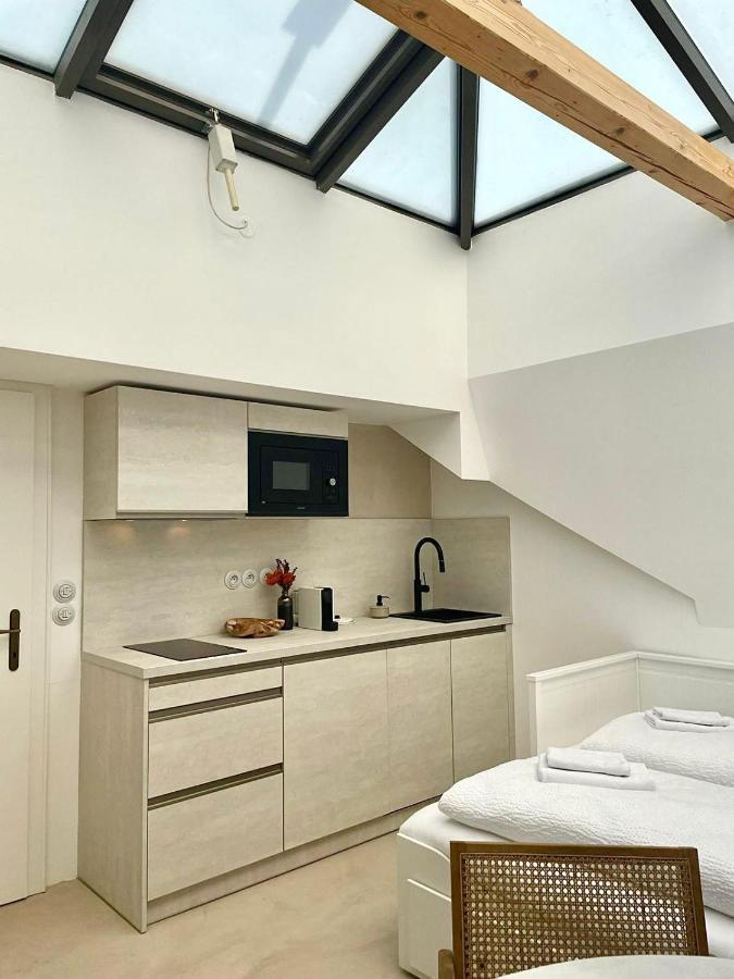 Apartma Linda 1880 การ์โลวีวารี ภายนอก รูปภาพ
